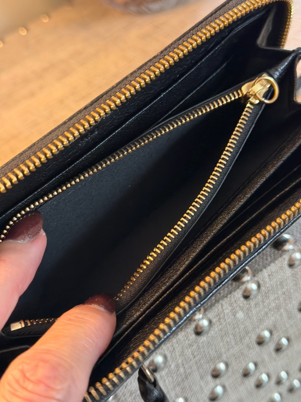 EUC Balenciaga Black Leather Zip Wallet with Gold Hardware - Picture 15 of 17